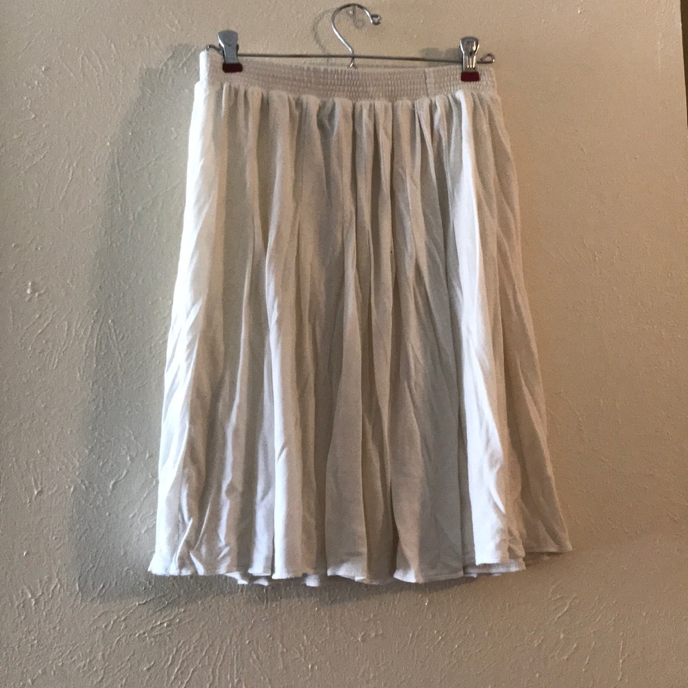 Flowy cream skirt